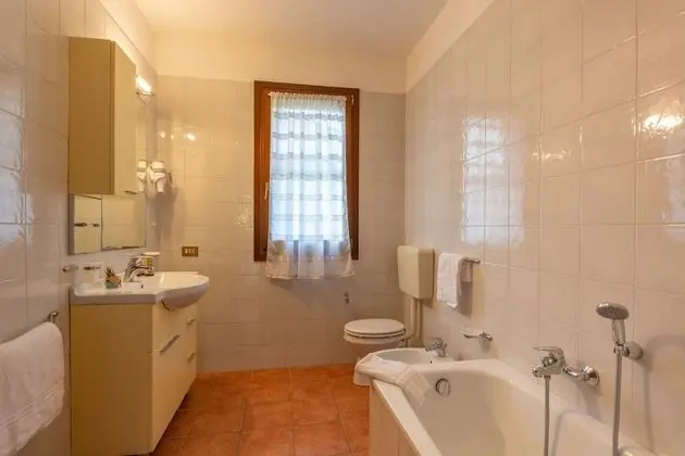 Family Ev, Birden Çok Yatak, 2 Banyolu, Bahçeli (Albarella V4P)