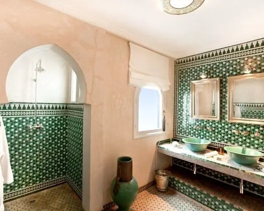 Deluxe Tek Büyük Yataklı Oda (Ibn Batouta)