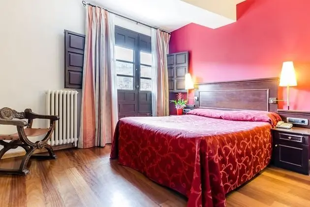 Tek Büyük Yataklı Oda (De la Reina)