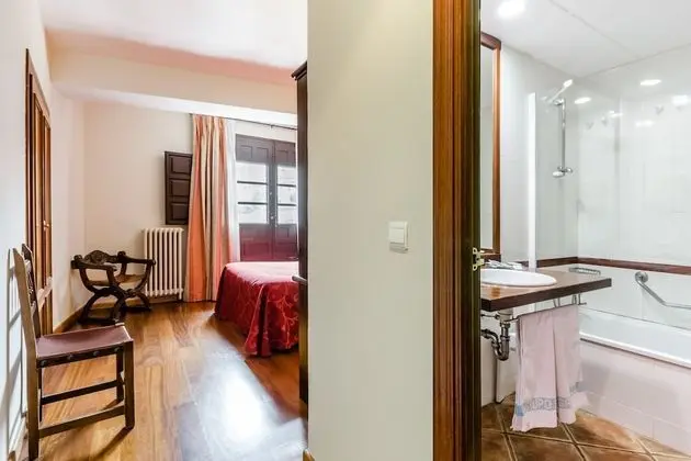 Tek Büyük Yataklı Oda (De la Reina)