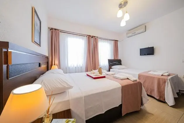 Deluxe Oda,Bahçe veya Sokak Manzaralı