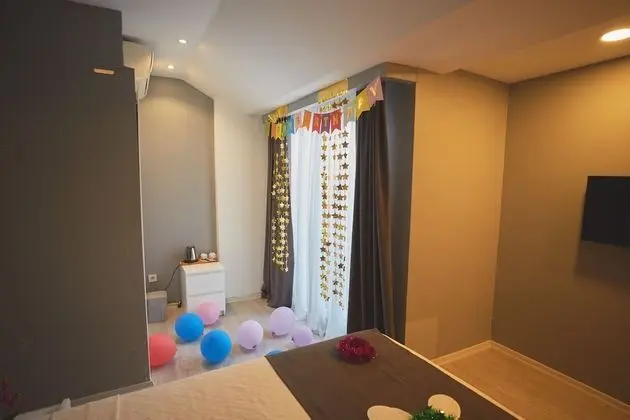 Standard Oda, 1 Yatak Odası, Balkon/Veranda, Kısmi Deniz Manzaralı (with balcony)