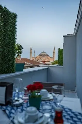 Standard Oda, 1 Yatak Odası, Balkon/Veranda, Kısmi Deniz Manzaralı (with balcony)