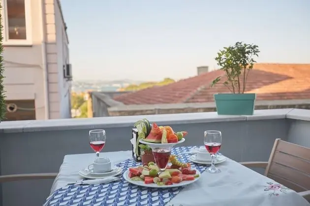 Standard Oda, 1 Yatak Odası, Balkon/Veranda, Kısmi Deniz Manzaralı (with balcony)
