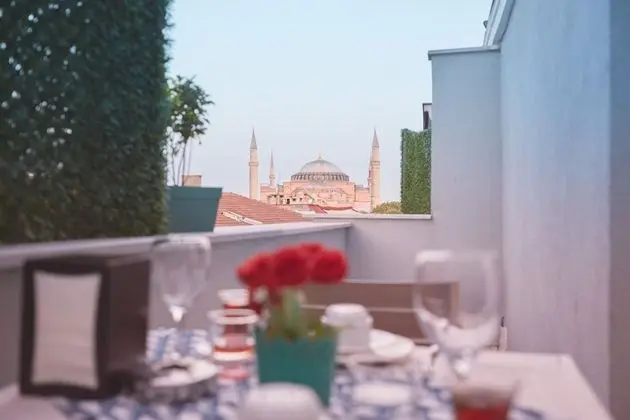Standard Oda, 1 Yatak Odası, Balkon/Veranda, Kısmi Deniz Manzaralı (with balcony)