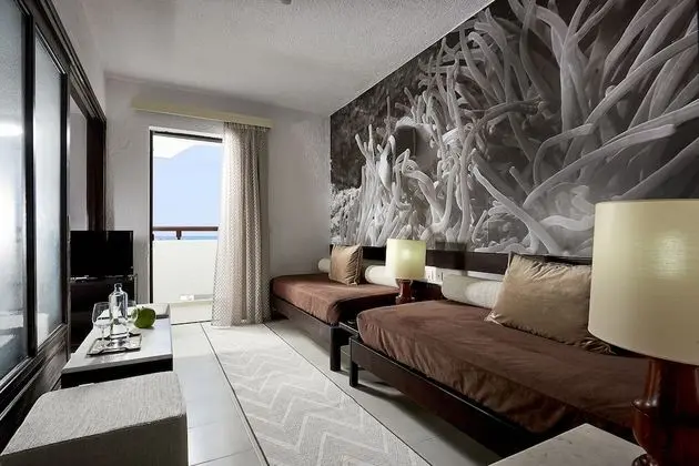 Family Room, 1 Bedroom