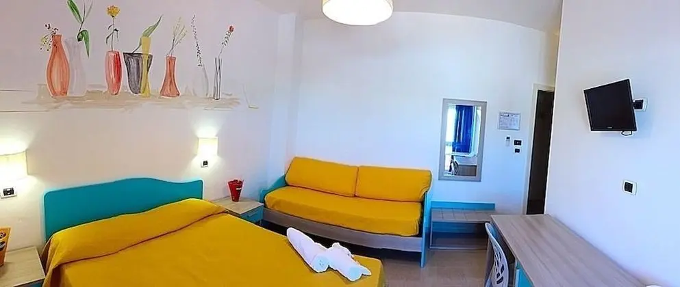 Üç Kişilik Oda, Deniz Manzaralı