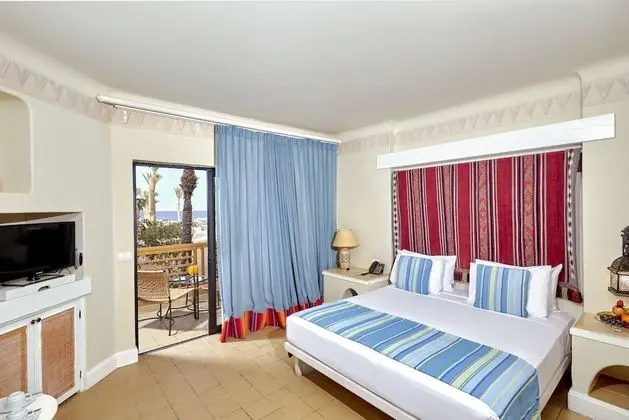 Deluxe Üç Kişilik Oda, Bahçe Manzaralı
