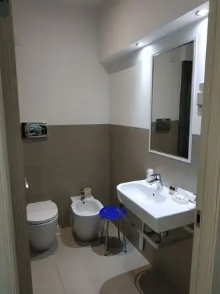 Üç Kişilik Oda