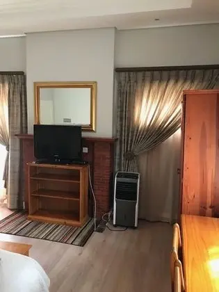Luxury Tek Büyük Yataklı Oda