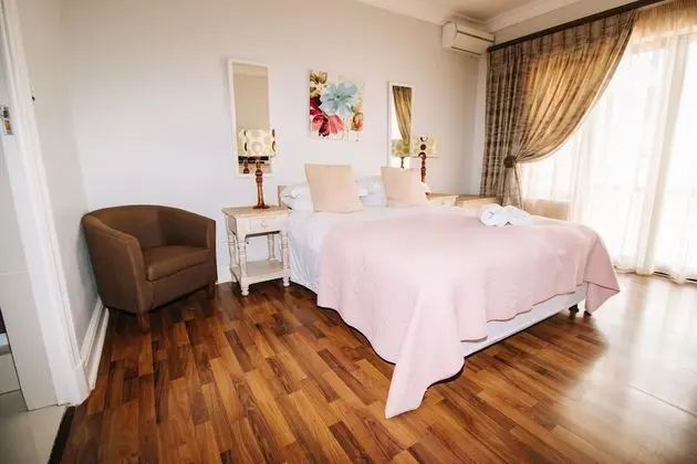 Luxury Tek Büyük Yataklı Oda