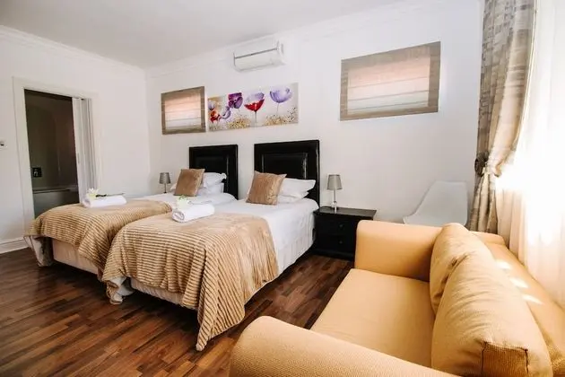 Luxury Tek Büyük Yataklı Oda