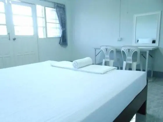Standard Fan Room