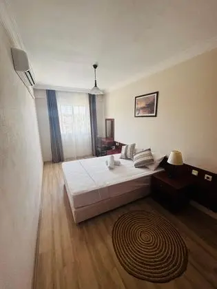 Daire-Tek Yatak Odalı, Kısmi Deniz Manzaralı