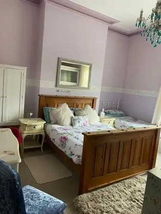 Tek Büyük Yataklı Oda, Banyolu/Duşlu