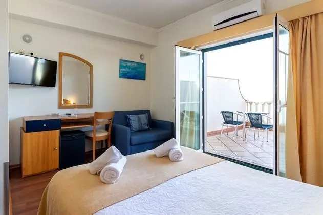 Superior Tek Büyük Yataklı Oda, Balkon, Deniz Manzaralı