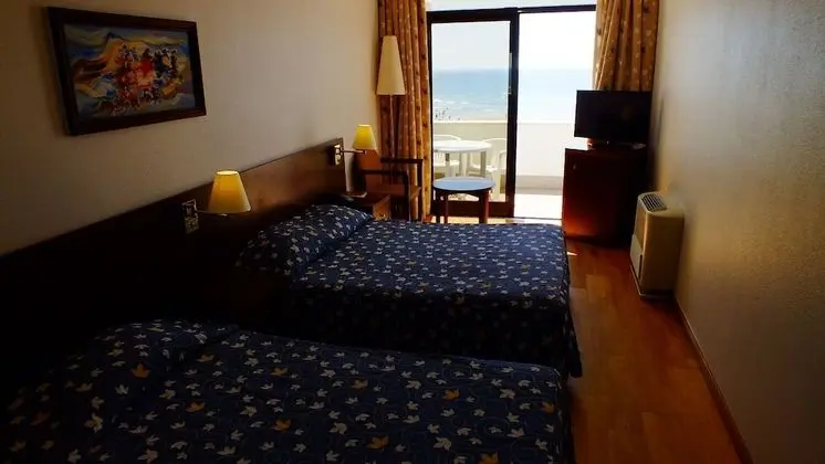 Tek Büyük veya İki Ayrı Yataklı Oda, Deniz Manzaralı