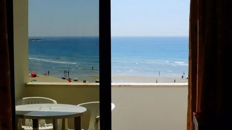 Tek Büyük veya İki Ayrı Yataklı Oda, Deniz Manzaralı