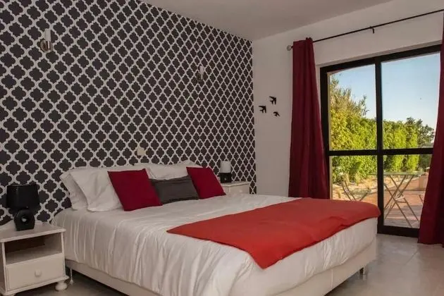 Traditional Tek Büyük Yataklı Oda, Havuz Manzaralı