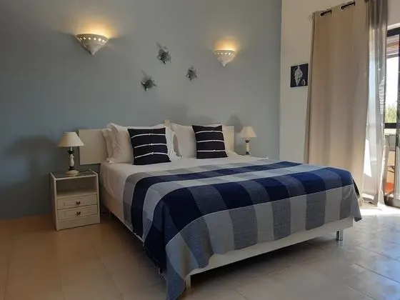 Traditional Tek Büyük Yataklı Oda, Havuz Manzaralı