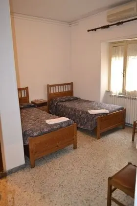 Basic Tek Büyük veya İki Ayrı Yataklı Oda