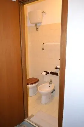 Basic Tek Büyük veya İki Ayrı Yataklı Oda
