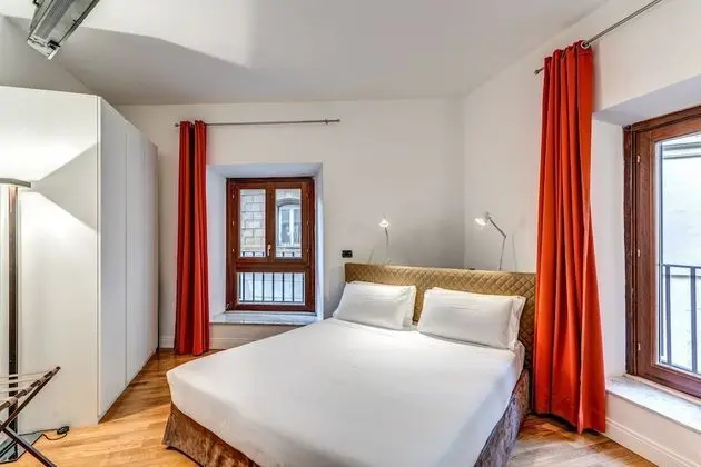 Tek Büyük Yataklı Oda, Ek Bina