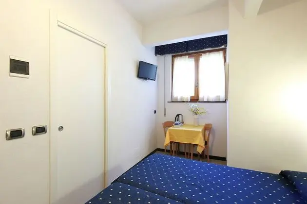 Basic Tek Büyük Yataklı Oda, 1 Büyük (Queen) Boy Yatak