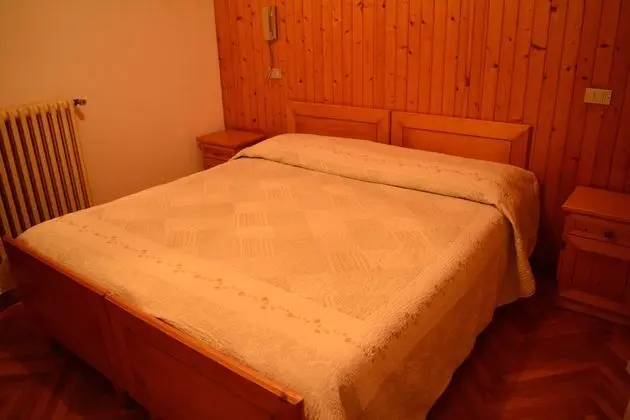 Tek Büyük veya İki Ayrı Yataklı Oda, Dağ Manzaralı