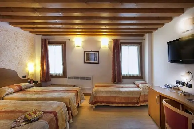 Standard Üç Kişilik Oda