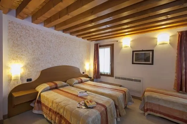 Standard Üç Kişilik Oda