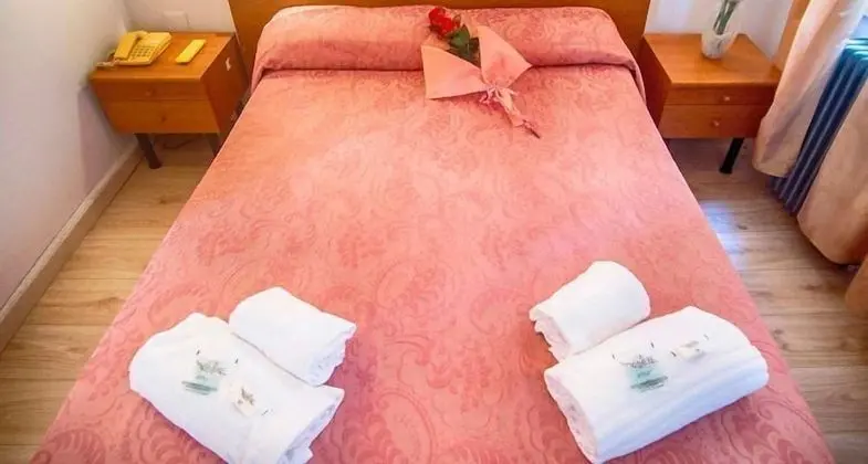 Basic Tek Büyük Yataklı Oda