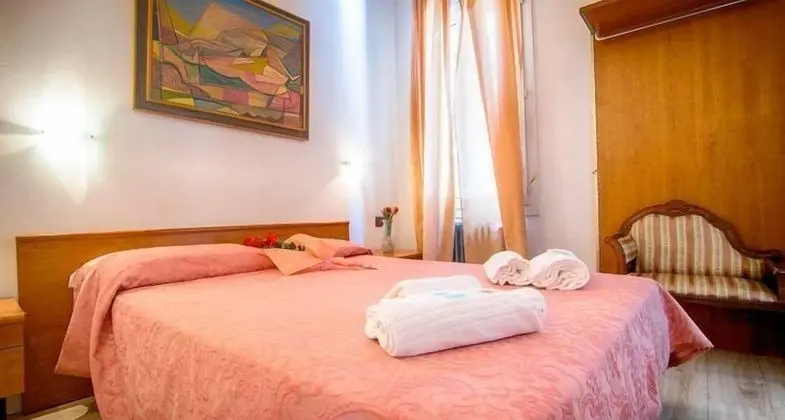 Basic Tek Büyük Yataklı Oda