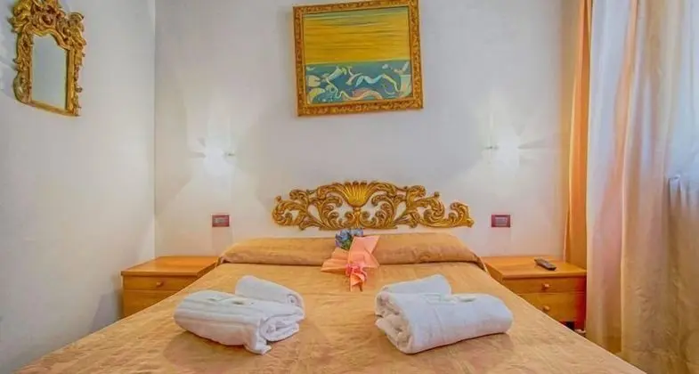 Basic Tek Büyük Yataklı Oda