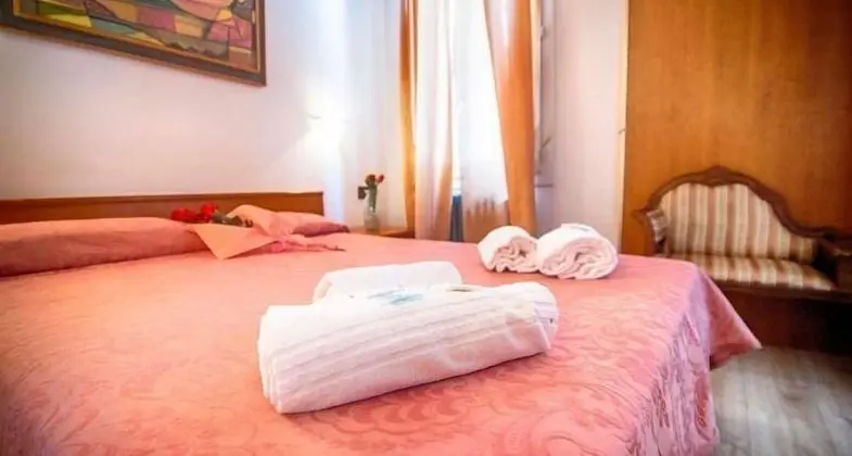 Basic Tek Büyük Yataklı Oda