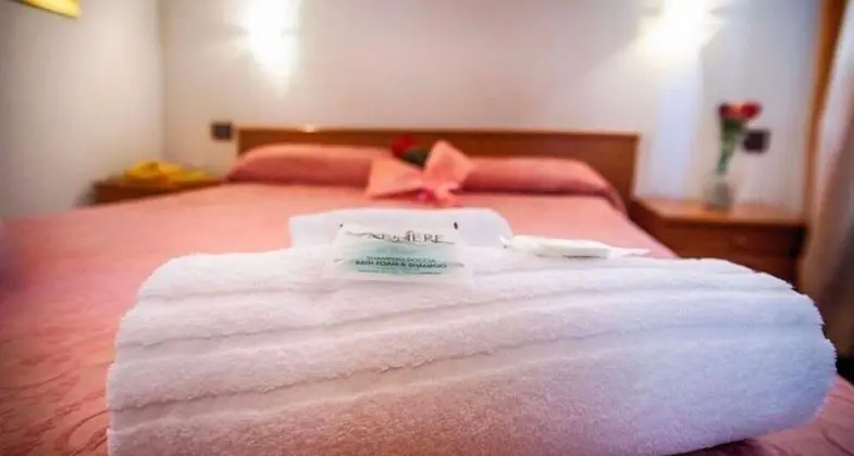 Basic Tek Büyük Yataklı Oda