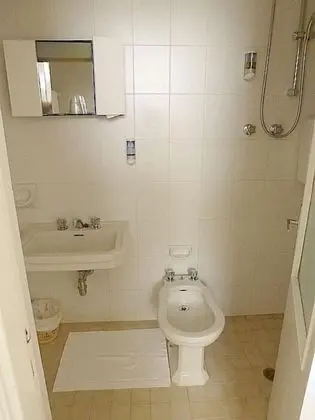 Economy Tek Büyük Yataklı Oda