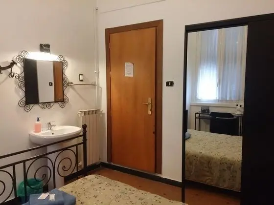 Tek Kişilik Oda, Özel Banyo (not in room)