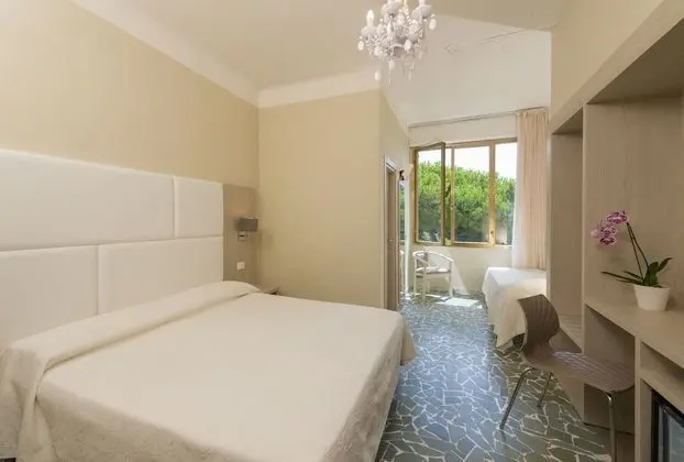 Comfort Tek Büyük veya İki Ayrı Yataklı Oda, 1 Yatak Odası, Bahçe Manzaralı