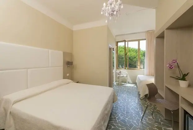 Comfort Tek Büyük veya İki Ayrı Yataklı Oda, 1 Yatak Odası, Bahçe Manzaralı