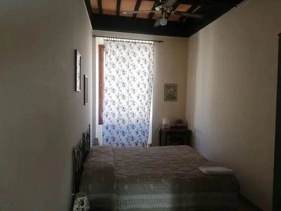 Tek Büyük veya İki Ayrı Yataklı Oda, Ortak Banyo