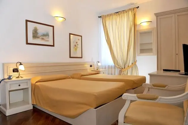 Standard Tek Büyük veya İki Ayrı Yataklı Oda