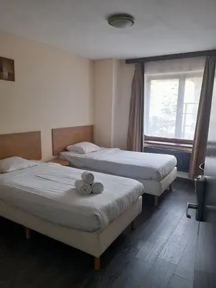 Üç Kişilik Oda