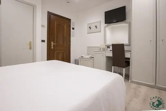 Büyük Yataklı Tek Kişilik Oda