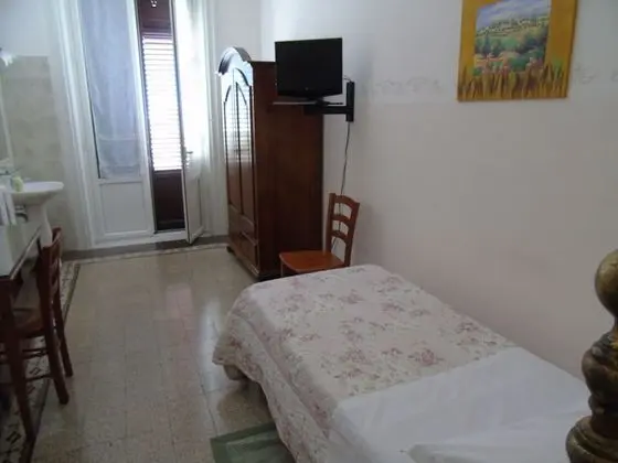 Tek Kişilik Oda, Ortak Banyo