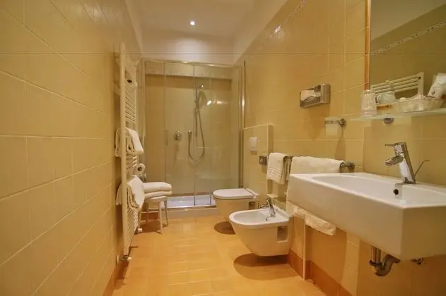 Superior Dört Kişilik Oda (no elevator)