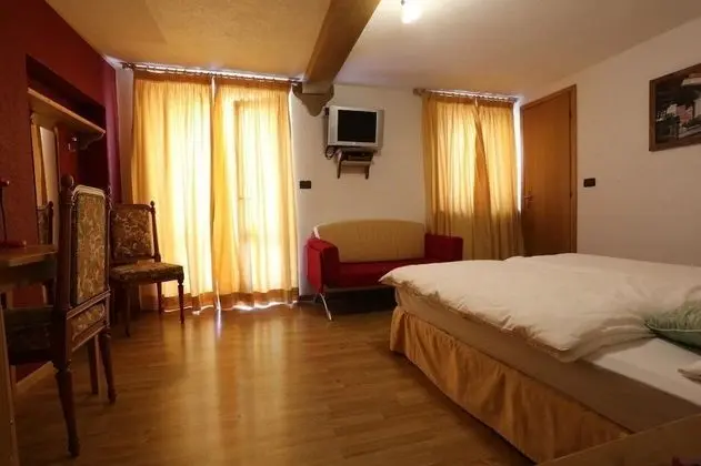 Dört Kişilik Oda, Dağ Manzaralı
