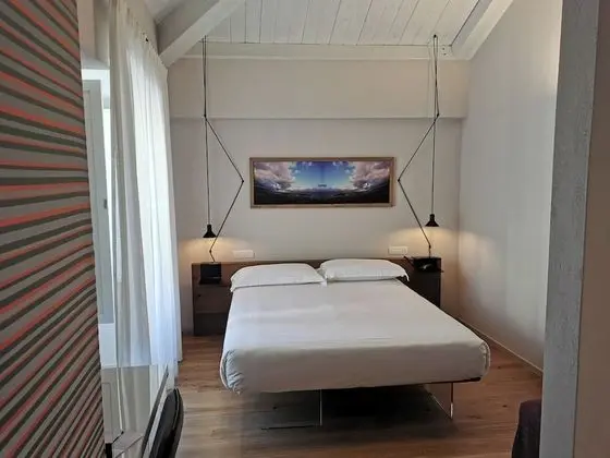 Family Tek Büyük Yataklı Oda