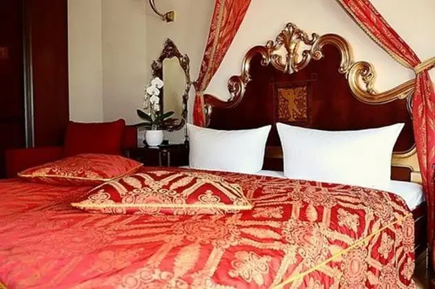 Comfort Tek Büyük Yataklı Oda