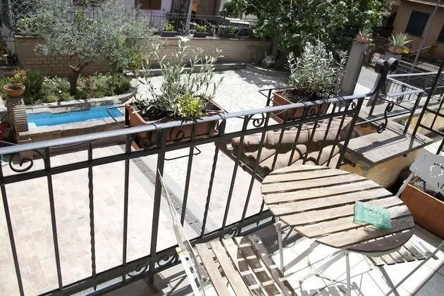 Büyük Yataklı Tek Kişilik Oda